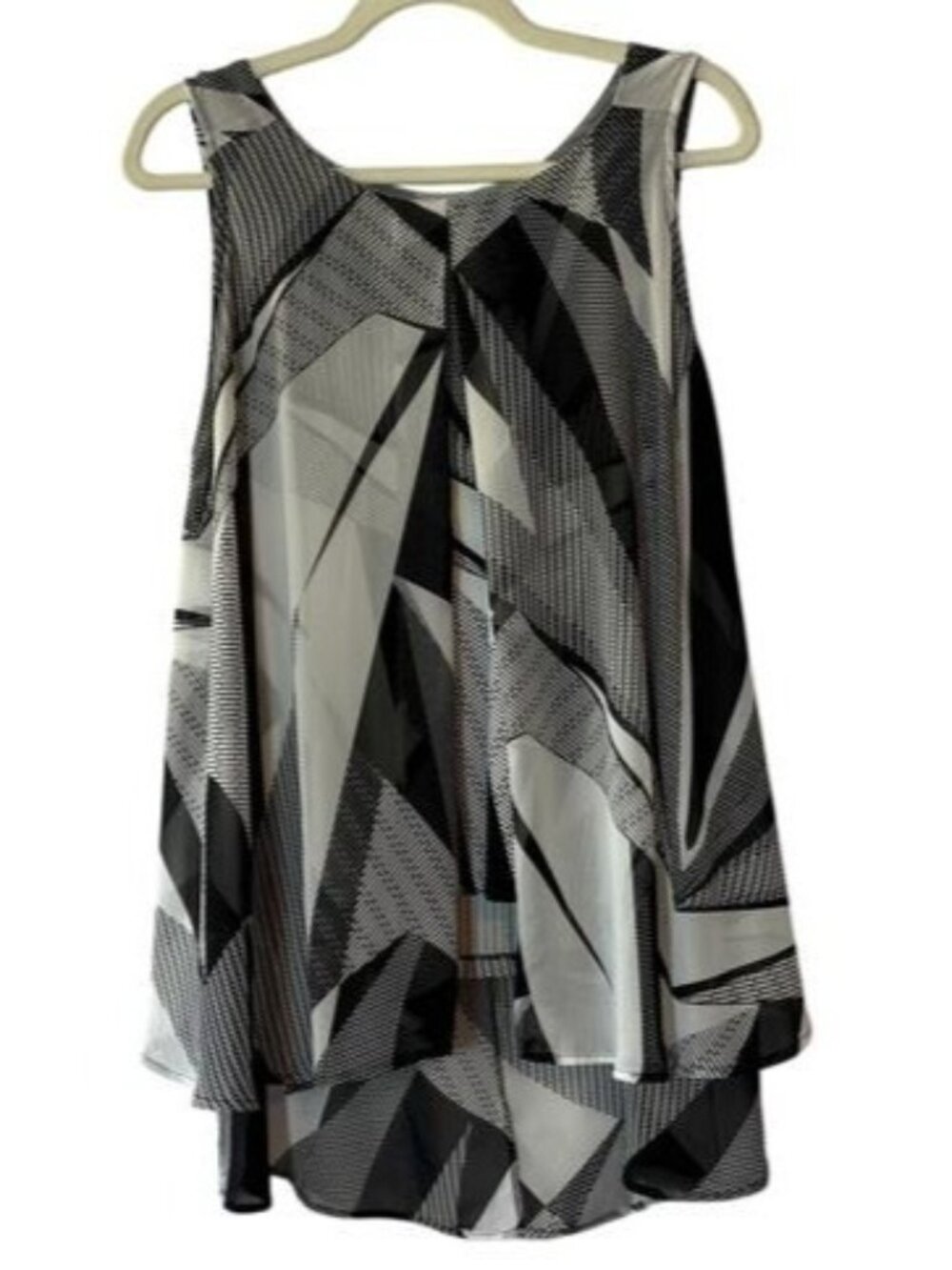 Dressbarn Black & White Sleeveless Asymmetrical High-Low Blouse - XL